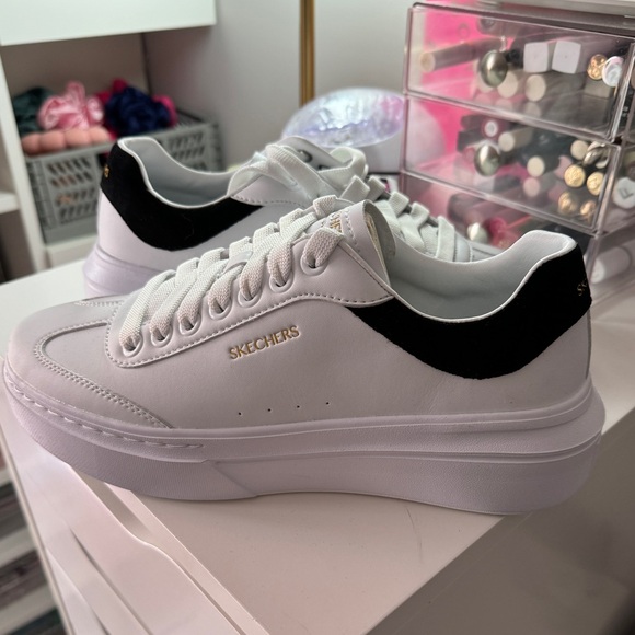 SALE!!!$ NEW Skechers Size 8 Sneakers - Picture 5 of 6